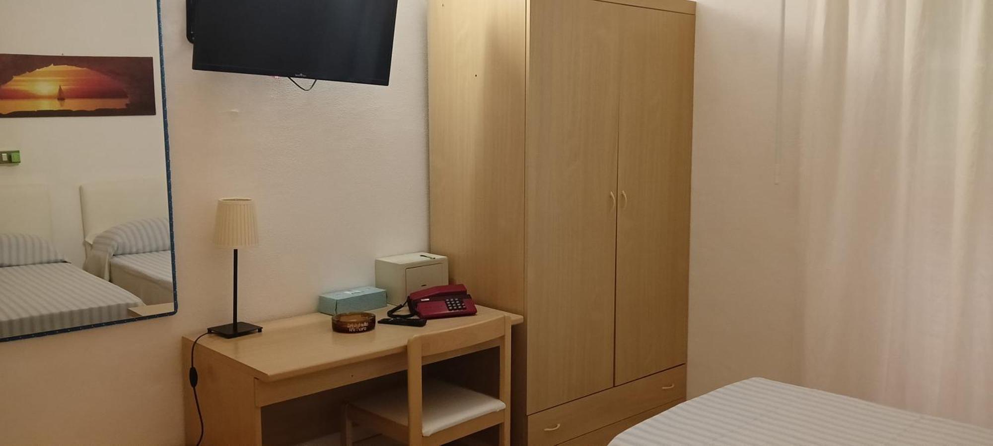Piccolo Hotel Holiday Center Finale Ligure Zewnętrze zdjęcie