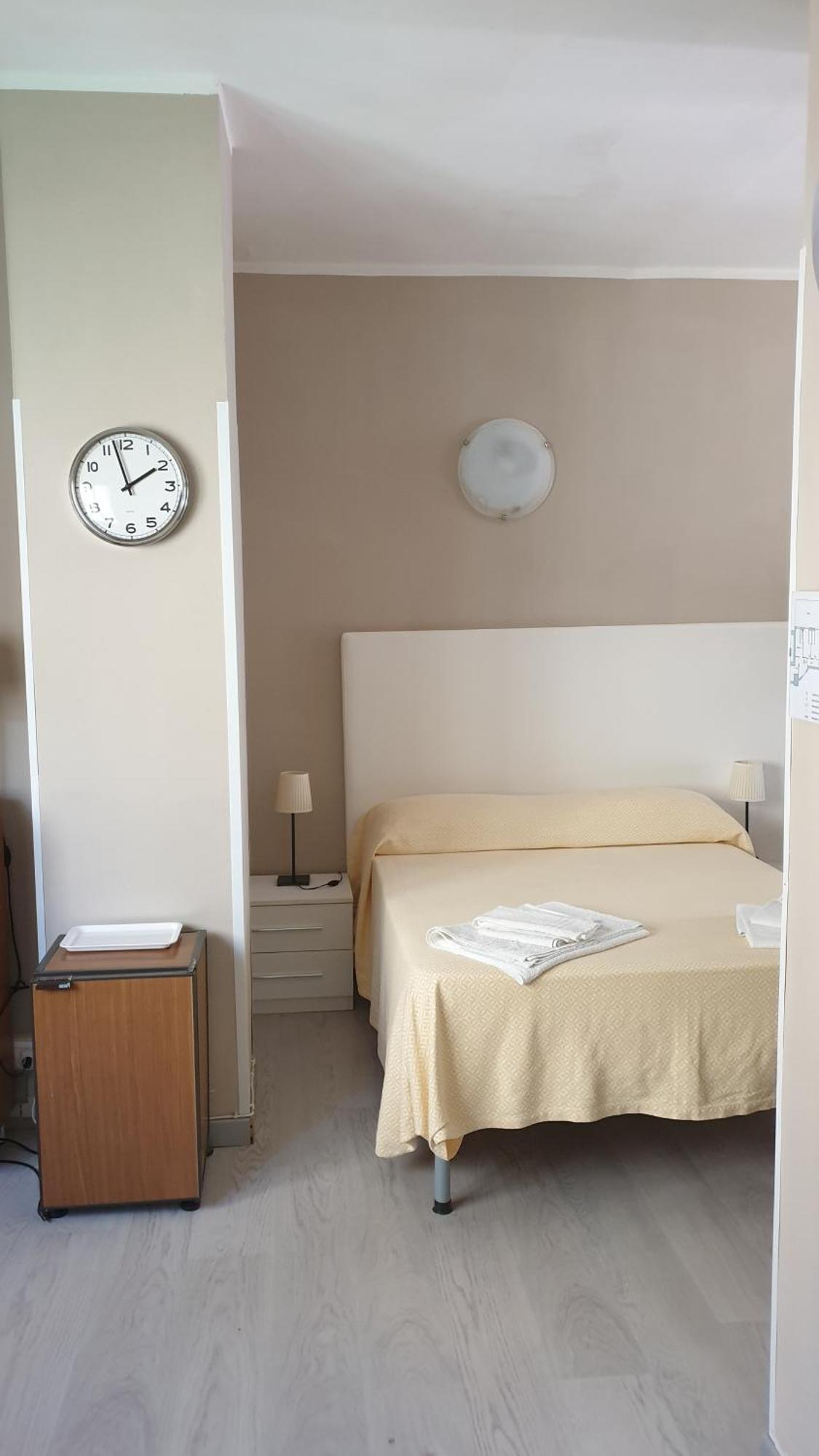 Piccolo Hotel Holiday Center Finale Ligure Zewnętrze zdjęcie